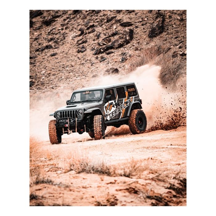 Teraflex  70" CRD60 HD Rear Full-Float Axle Assembly with 8x6.5 Bolt Pattern for 18-24 Jeep Wrangler JL w/ 0-6" LIft