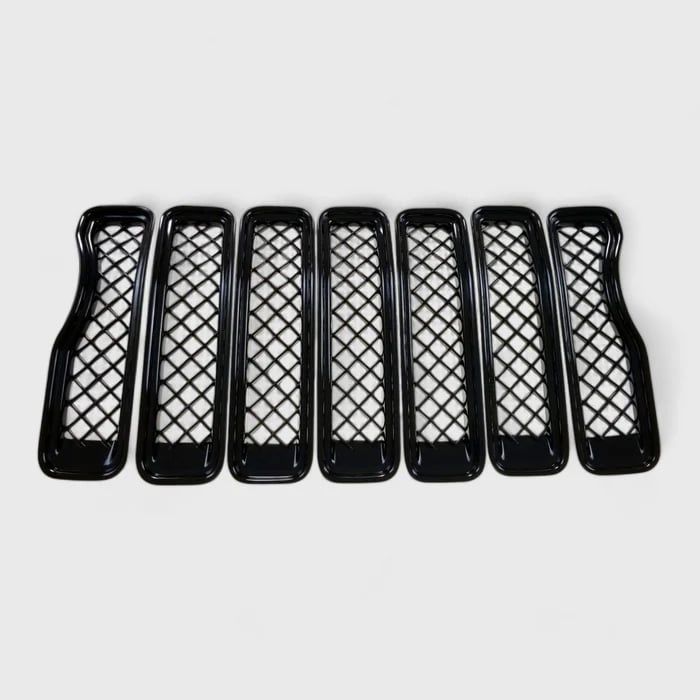 TRIM ILLUSION GRILLE OVERLAY 18-23 JL BLACK TAPE ON