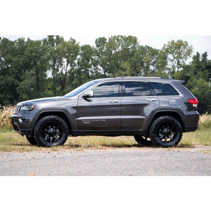 Rough Country  2.5in Suspension Lift Kit for 11-21 Jeep Grand Cherokee WK2