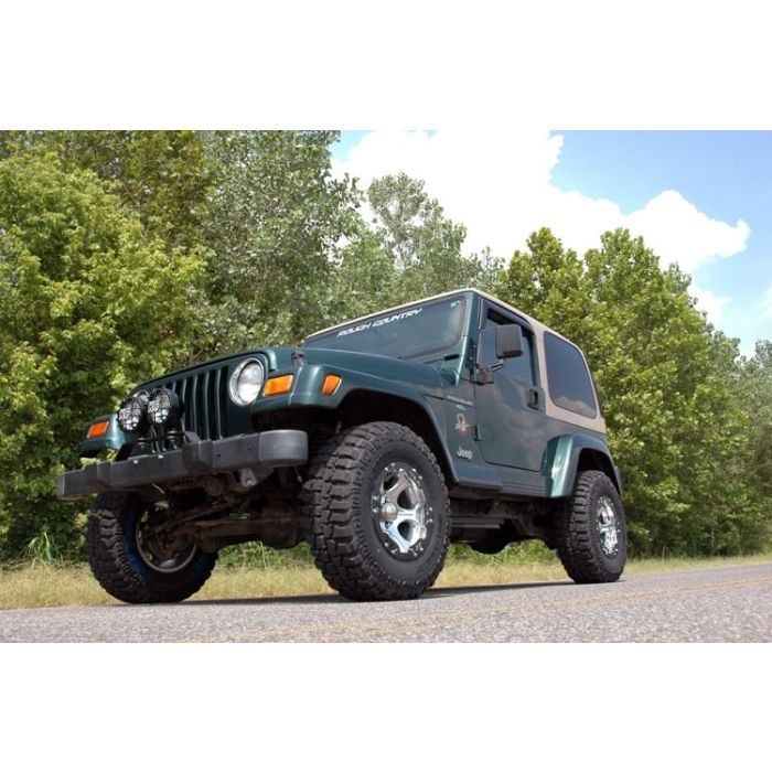 Rough Country  2.5in Suspension Lift Kit for 97-06 Jeep Wrangler TJ